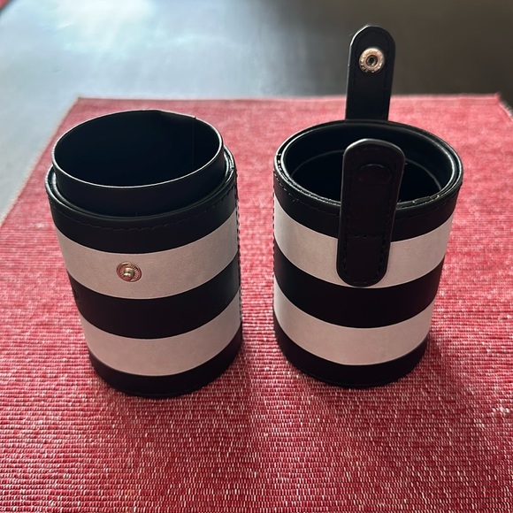 Morphe Cosmetic Brush Holder - Picture 3 of 3